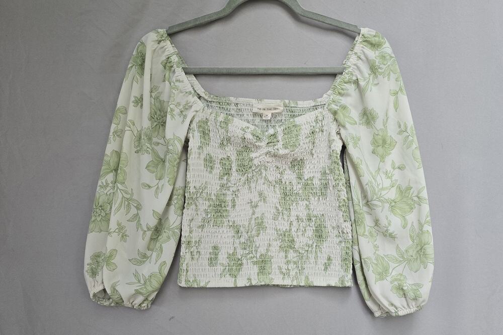 Pie In The Sky Blouse Womens Medium Green Floral Smocked Crop Top Puff Sleeve